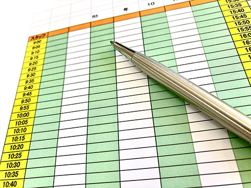 完全予約制を導入